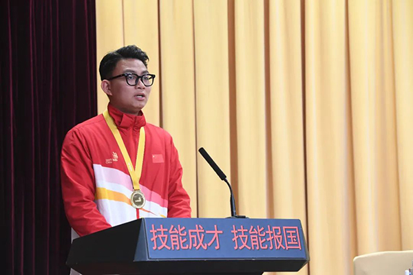 世界技能大賽特別賽金牌選手馬宏達(dá) | 技能成就自信 奉獻(xiàn)精彩人生