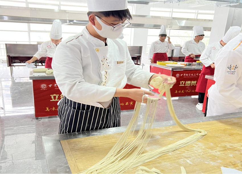 蘭州廚師學(xué)校烹飪專業(yè)有何優(yōu)勢？