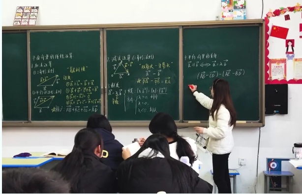 有溫度的點(diǎn)燈人 | 優(yōu)秀教師風(fēng)采展示（三）：彭博