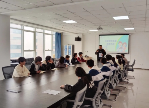 一見(jiàn)傾“新”，即“課”出發(fā)！│ 校融媒體中心第二課堂活動(dòng)正式啟航